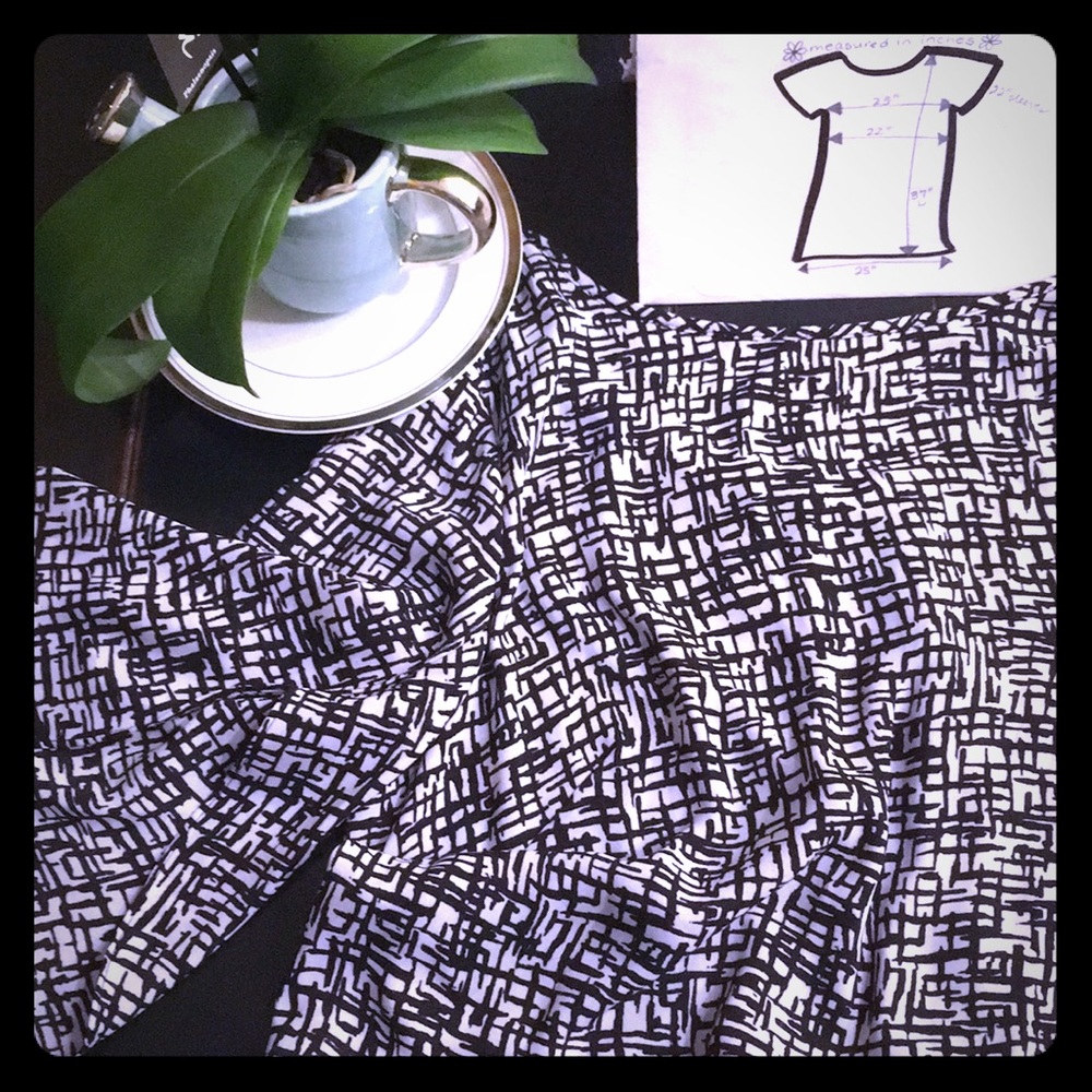 New Black and White B-Design Angel Sleeve Dress